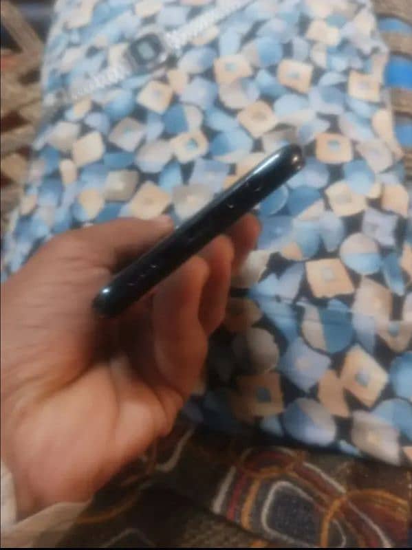 oppo f11 all ok ha 8/256 with box charger back change hai 3