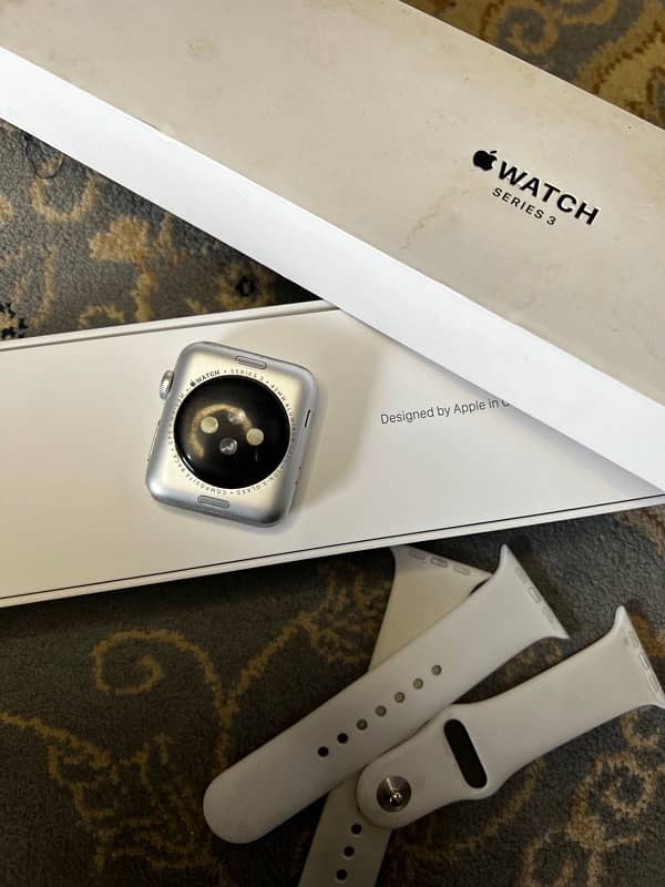 Apple watch series 3 , 42mm with box 4