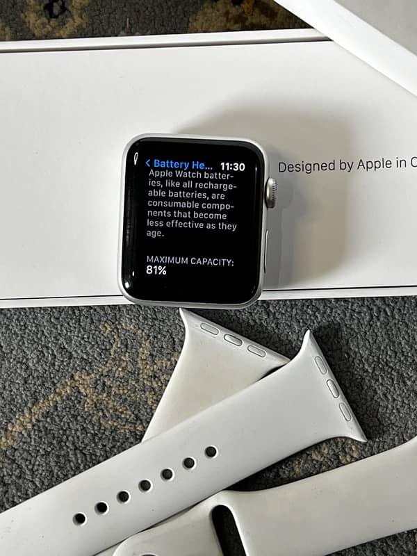 Apple watch series 3 , 42mm with box 8