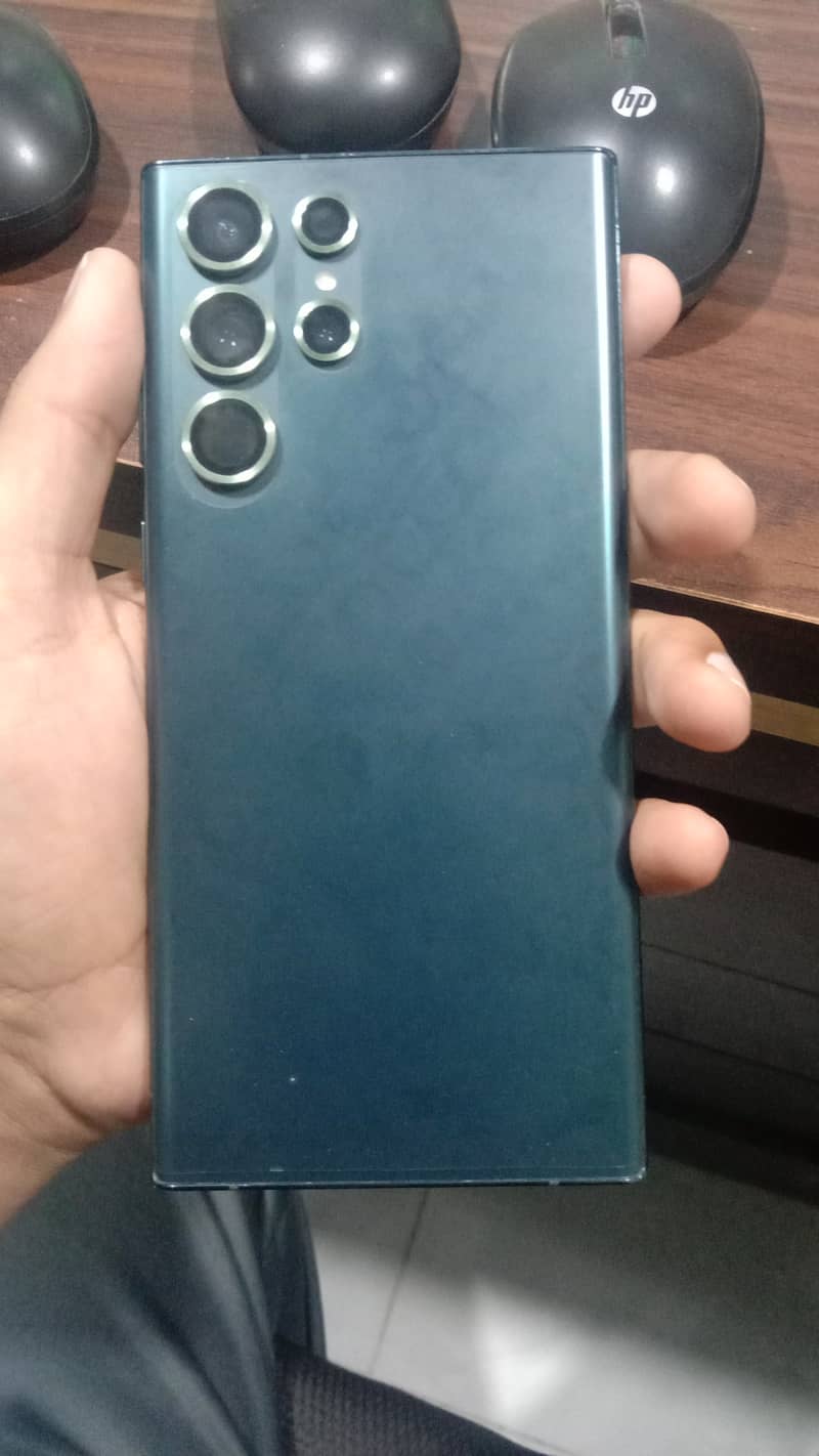 Samsung Mobile S22 Ultra 1