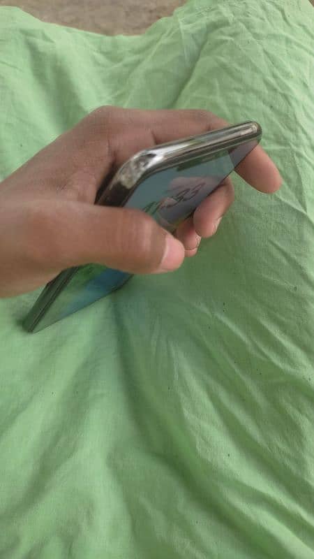 iPhone xs Max 4