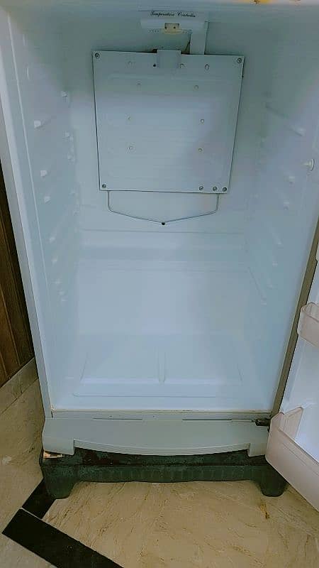Dawlance Large Size Fridge In Excellent Condition For Sale 1