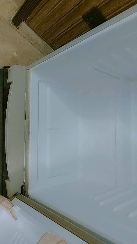 Dawlance Large Size Fridge In Excellent Condition For Sale 2
