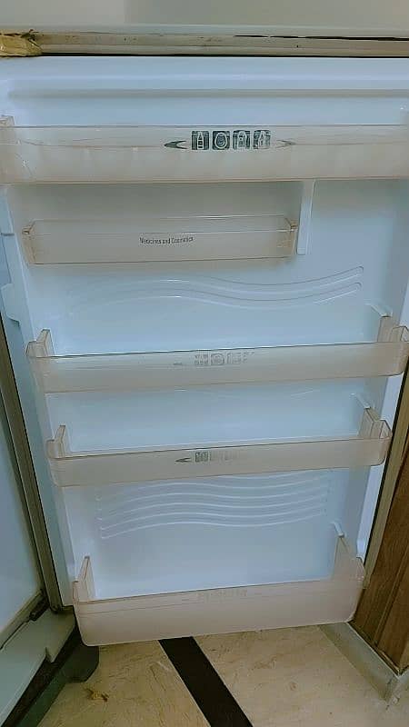 Dawlance Large Size Fridge In Excellent Condition For Sale 3