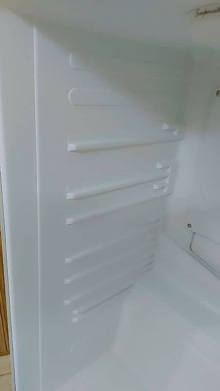 Dawlance Large Size Fridge In Excellent Condition For Sale 5