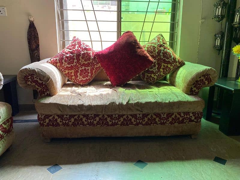 Elegant sofa set in good condition 1