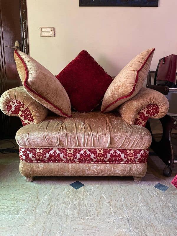 Elegant sofa set in good condition 4