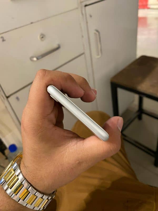 IPHONE 7 PTA PROVED 3