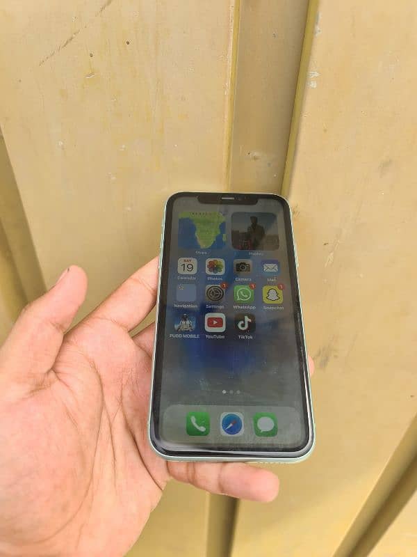 i phone 11 10/9 condition for sale 4