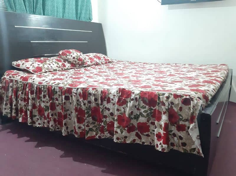 wooden bed king size with spring mattress dressing table,side table 1