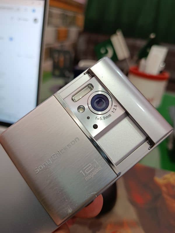 Sony Ericsson SATIO U1 Symbian Touchscreen Mobile Excellent Camera 0