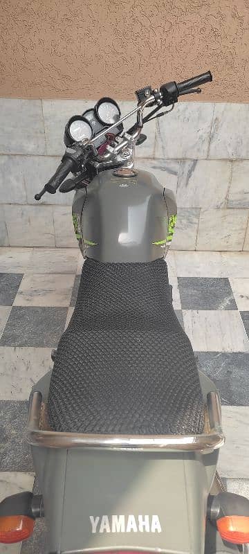 YAMAHA ybr 125g SE 1