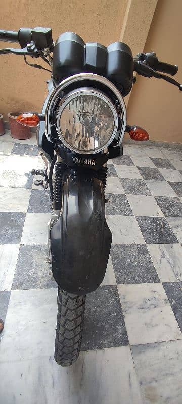 YAMAHA ybr 125g SE 3