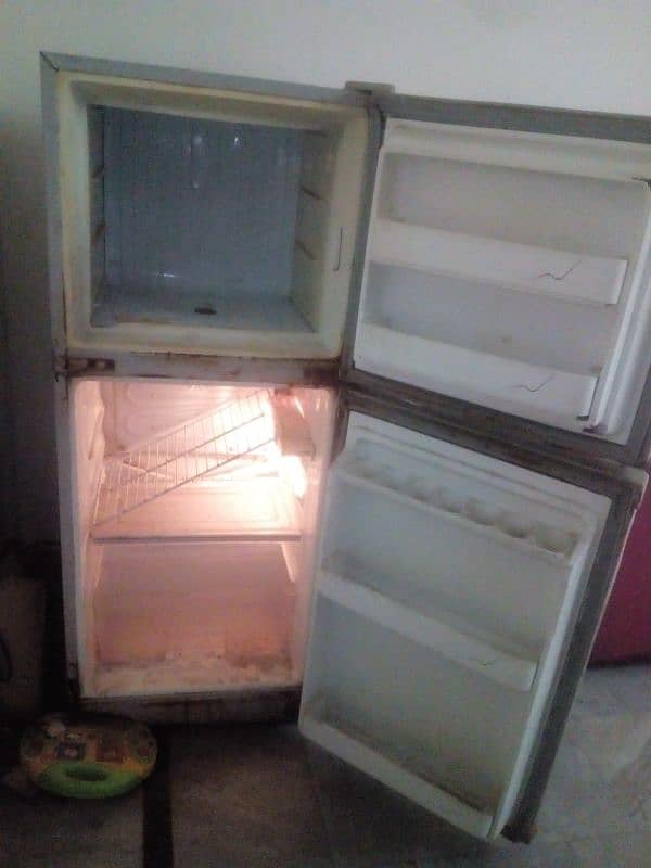 Fridge/Freezer/Deepfreezer is urgently sale at Lahore 0
