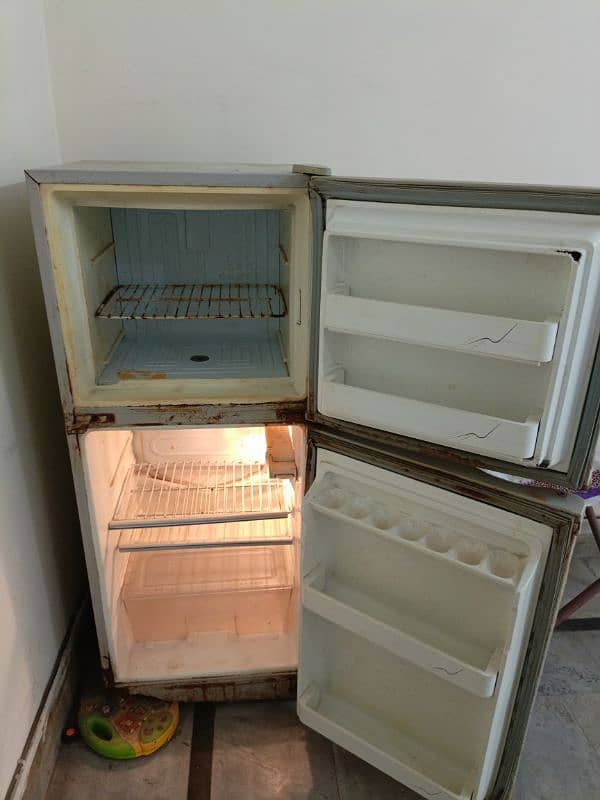 Fridge/Freezer/Deepfreezer is urgently sale at Lahore 1
