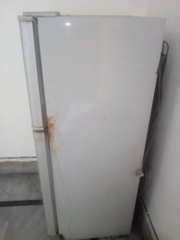 Fridge/Freezer/Deepfreezer is urgently sale at Lahore 6