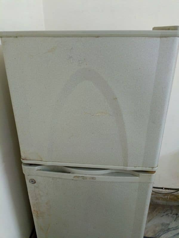 Fridge/Freezer/Deepfreezer is urgently sale at Lahore 11