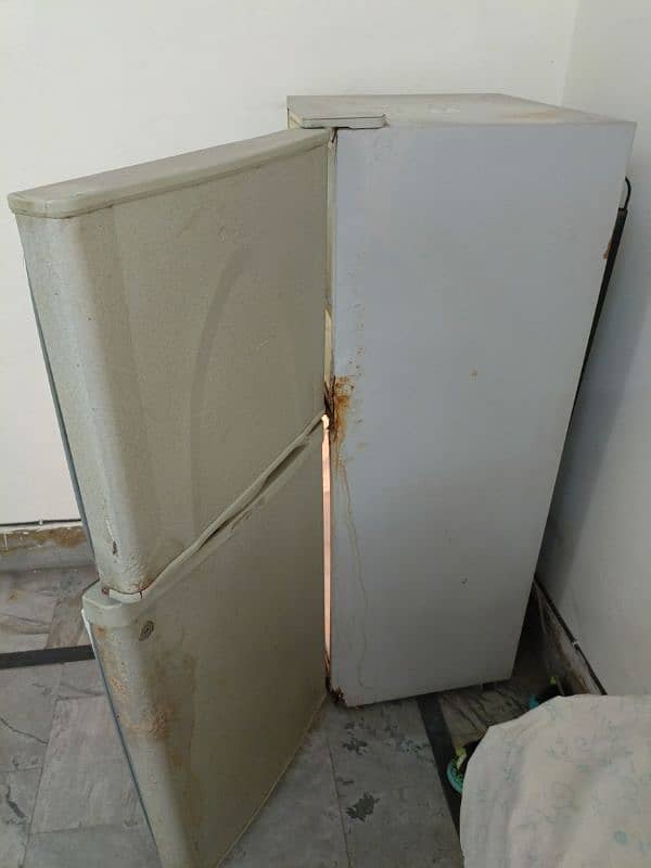 Fridge/Freezer/Deepfreezer is urgently sale at Lahore 14