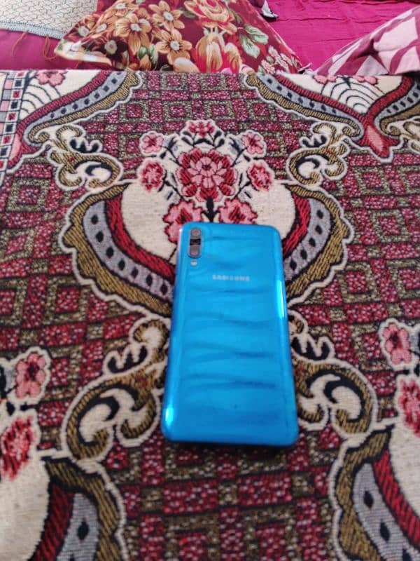 Samsung Galaxy a50 4/128 5