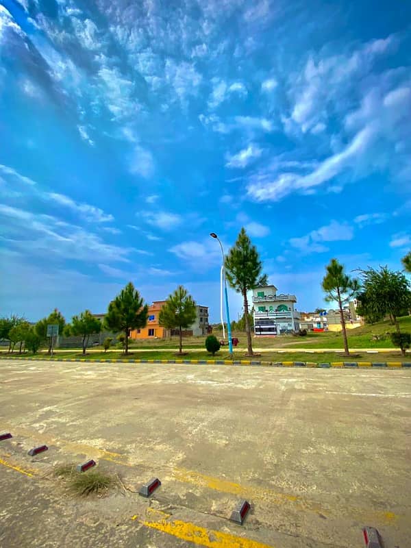 5 Marla Plot For Sale In  Royal City 3
