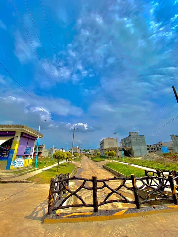 5 Marla Plot For Sale In  Royal City 8