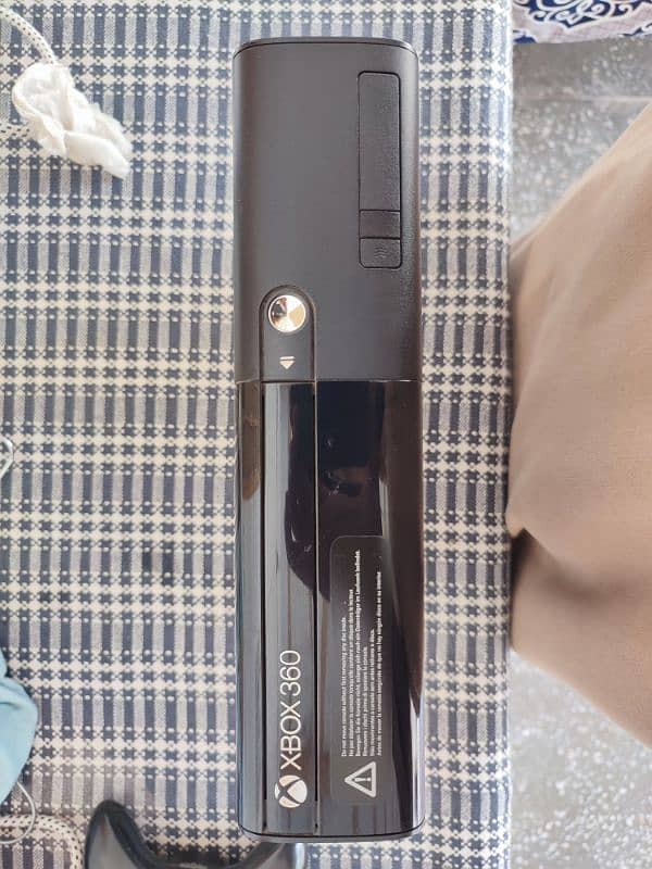 X BOX 360 E | 250Gb | Jailbreak | 30+ games 5