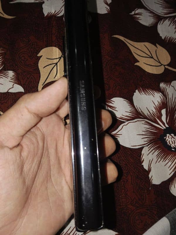 Samsung z fold 2 12/256 Read full ad 4