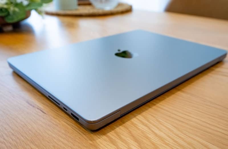 MacBook Pro 14″ M1 Pro – [Complete Box] – 16GB RAM | 1TB SSD 2