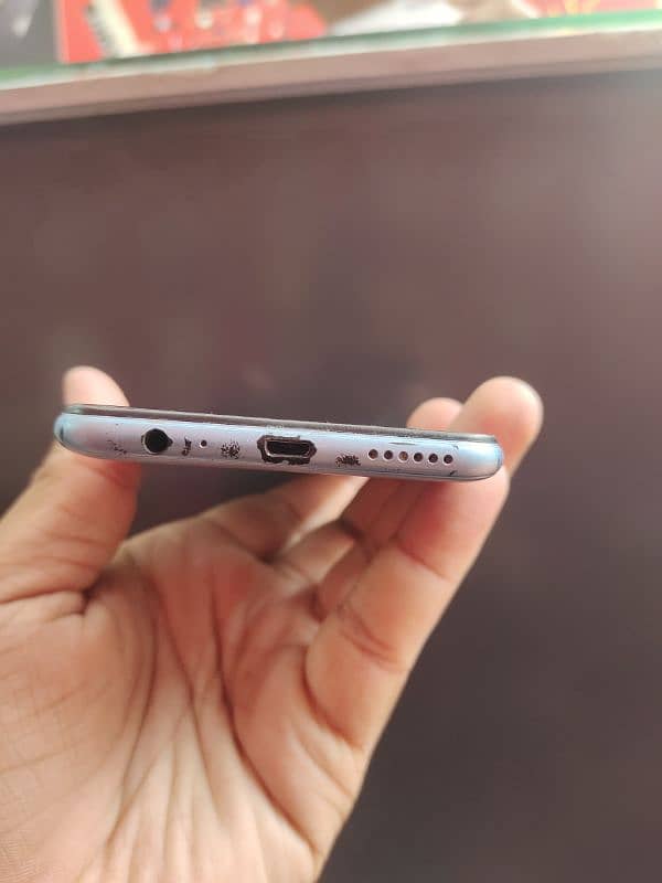 Infinix Hot 10 4