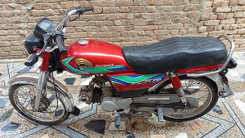 Crown Motorbike Good Engine Condition 1