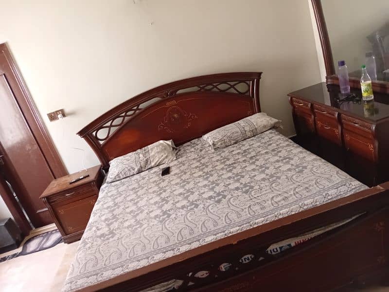 king Size bed plus two side tables and dressing table 1