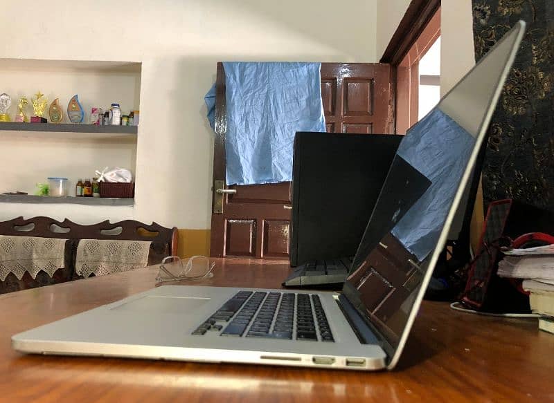 Macbook Pro 15 Mid 2014 10/10 Condition 2