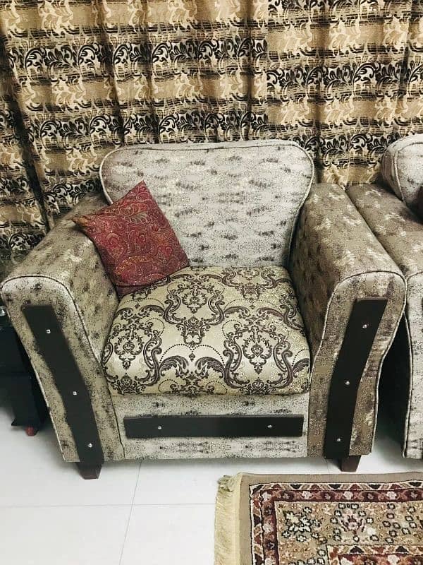 Antique 7 Seater Sofa Set | Moltyfoam Very Comfortable - Just Like New 3