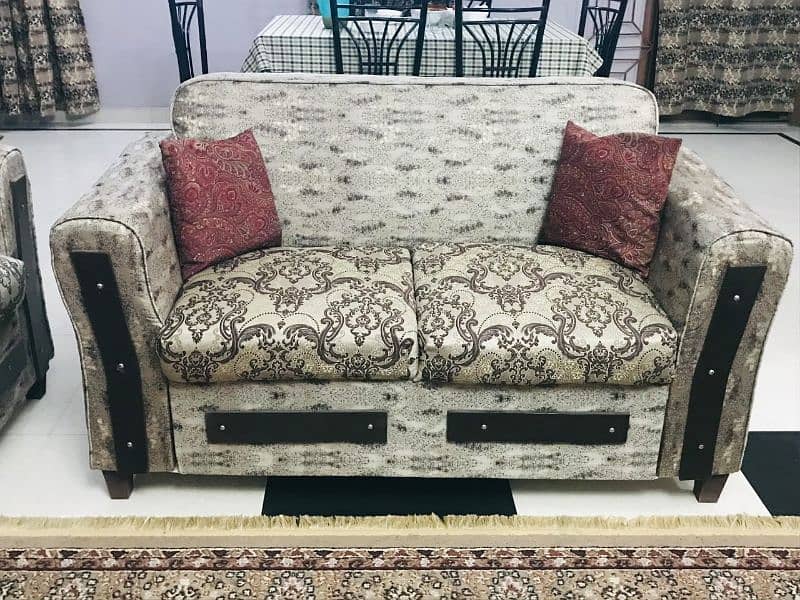Antique 7 Seater Sofa Set | Moltyfoam Very Comfortable - Just Like New 4