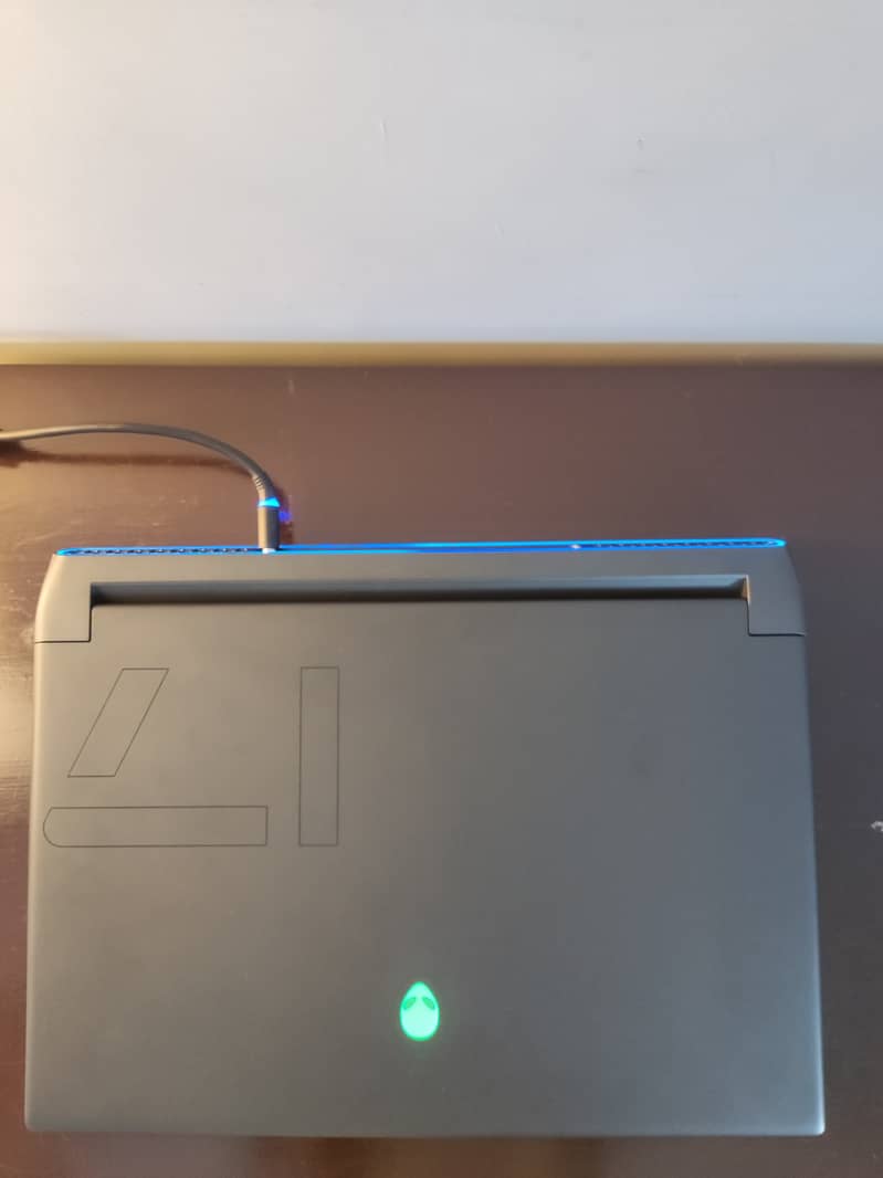 Alienware M17 R5 | Ryzen 9 | RX 6850M XT | 360Hz | All-AMD Beast 2