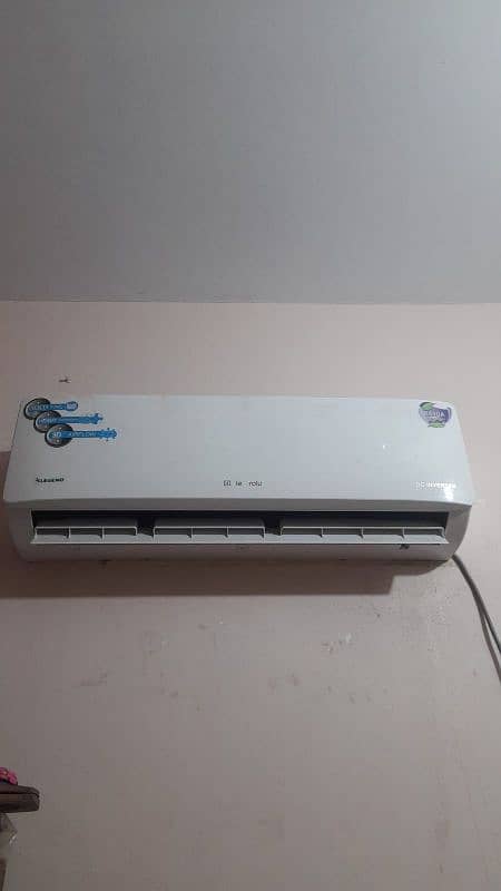 Electrolux DC inverter 1.5 ton only two sessions used. 0