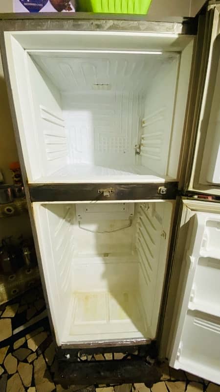 PEL fridge Model PRD 145 Refrigerator full siza in good condition 5