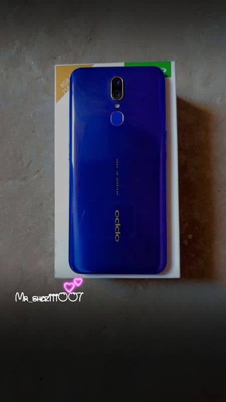 Oppo f11.8/256 with just box 1