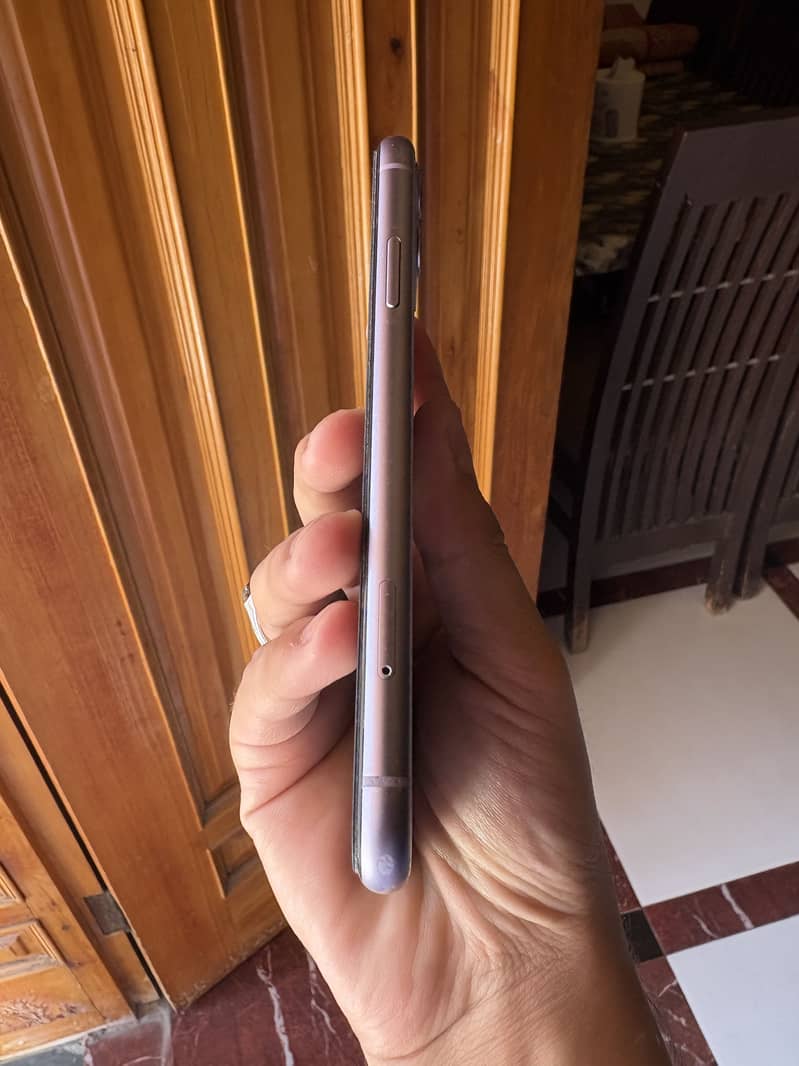 Iphone 11 128gb Purple colour Non PTA Sim working 5