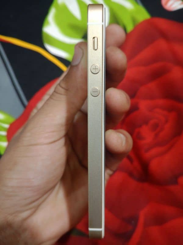 I phone se 2016 4