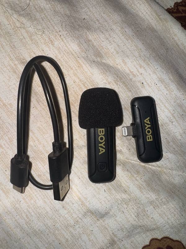 Boya mic with 1 receiver and 1 sender for sale 0