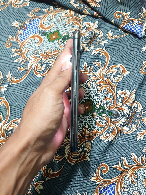 iphone X Non PTA 64gb 3