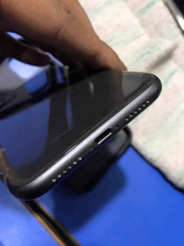 Iphone 11 lush condition pta approved 0