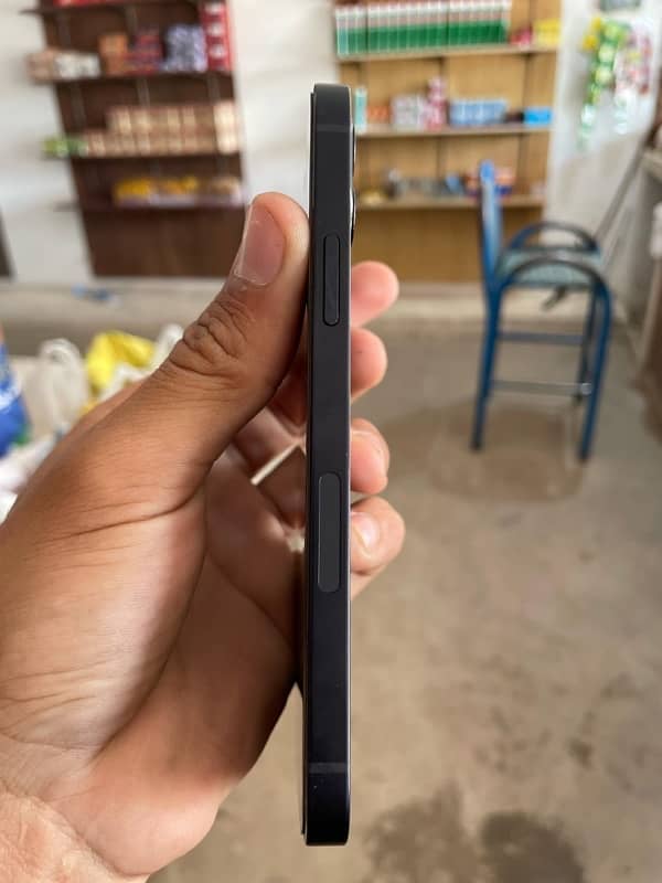 iPhone 12 1
