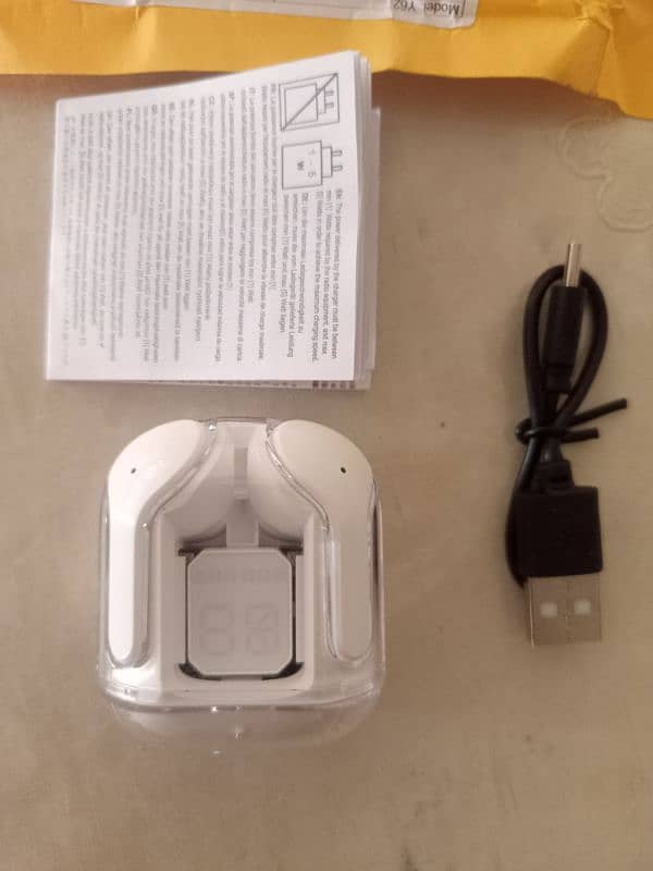Bluetooth earbuds 0