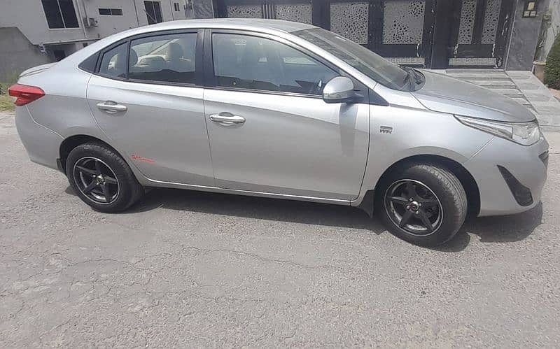 Toyota Yaris 1.3 2021 3