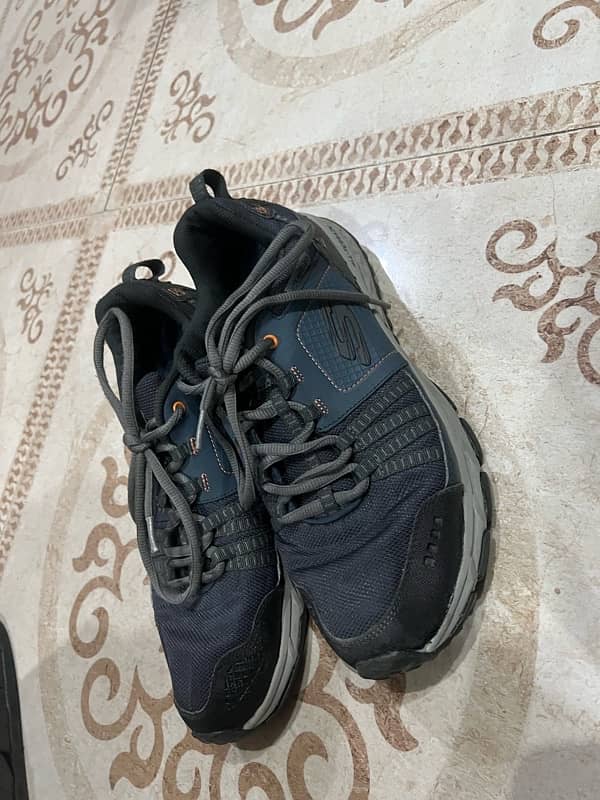 sketchers trail Shose 0