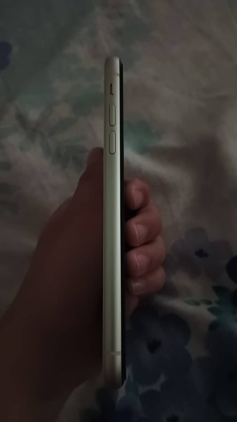 Iphone 11 64GB non pta bought from UAE 2