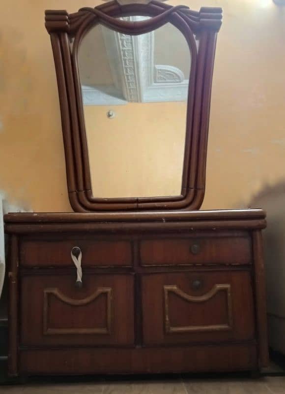 dressing table 0