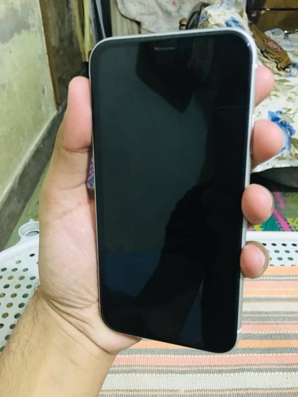 Hi, iphone xr condition like untouch for sale 2